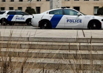 ΗΠΑ: Φρίκη με τα αδιανόητα βασανιστήρια λευκών αστυνομικών σε Αφροαμερικανούς – Τους βίαζαν για ώρες με σεξουαλικό βοήθημα, τέιζερ και ξίφος