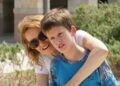 Έδιωξαν μητέρα με το αυτιστικό παιδί της από σινεμά γιατί το πέρασαν για… τρανς