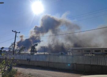 Φωτιά στον Ασπρόπυργο με πολλαπλές εστίες