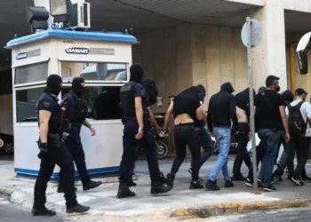 Νέα Φιλαδέλφεια: Προφυλακίστηκαν 12 για τον φόνο του Μιχάλη – 10 Κροάτες, ο Έλληνας και ο Αλβανός που δήλωναν «περαστικοί»