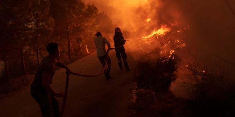 Αλεξανδρούπολη: Τα ενεργά μέτωπα της φωτιάς -Έκκληση σε αγρότες να συνδράμουν με βυτιοφόρα οχήματα