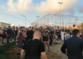 Σοβαρά επεισόδια στην Κύπρο: Πετροπόλεμος από αλλοδαπούς – Στους δρόμους με φτυάρια και μαχαίρια Ελληνοκύπριοι