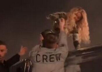 Μπιγιονσέ: Χαμός με το βίντεο που δείχνει σεκιουριτά να την «θωπεύει»