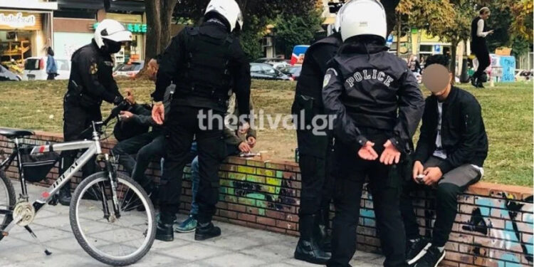 Σοκ στη Θεσσαλονίκη: Πακιστανός βίασε 17χρονη πίσω από θάμνο στο κέντρο της πόλης