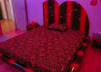 Θεσσαλονίκη: Κατέγραφαν με κρυφές κάμερες τους “πελάτες” σε παράνομο οίκο ανοχής – Εξέδιδαν δύο γυναίκες