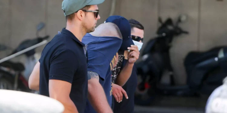 Νέα Φιλαδέλφεια: Ένταλμα σύλληψης για οπαδό του Παναθηναϊκού – Έγραψε στα social media ότι συμμετείχε στα επεισόδια