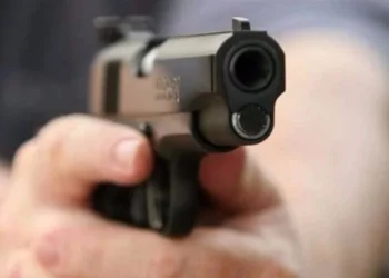 Μυστήριος τραυματισμός διανομέα από όπλο στην Κρήτη – Τι κατήγγειλε στην αστυνομία