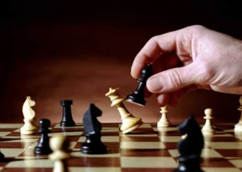 Αποκλείονται οι τρανς γυναίκες από επίσημες εκδηλώσεις στο σκάκι