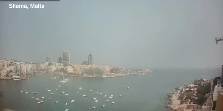 Φωτιές: Σικελία και Μάλτα έχουν καλυφθεί από τον καπνό των πυρκαγιών στην Ελλάδα – Δείτε χάρτη