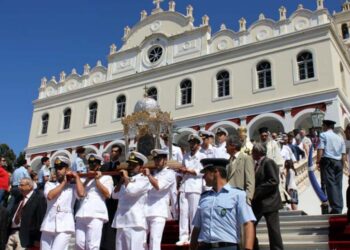 «Καλή Παναγιά»: Η φράση που έγινε έθιμο το Δεκαπενταύγουστο – Είναι σωστή ή όχι