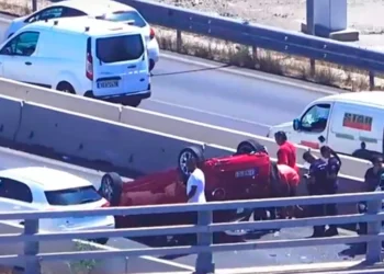 Τροχαίο ατύχημα στην Ποσειδώνος – Γυναίκα παρασύρθηκε από αυτοκίνητο που πέρασε στο αντίθετο ρεύμα!