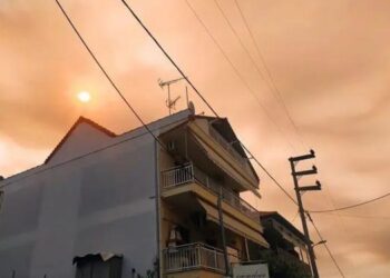 Ο καπνός από Αλεξανδρούπολη «σκέπασε» τη Χαλκιδική – Απόκοσμες εικόνες (ΦΩΤΟ)