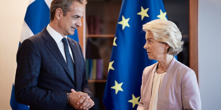 Κυριάκος Μητσοτάκης – Ούρσουλα Φον ντερ Λάιεν: Έως και 2,2 δισ. ευρώ η βοήθεια