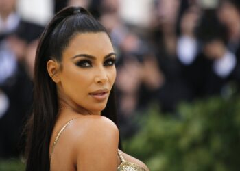 Σφάζονται οι αδελφές Καρντάσιαν – «Είμαι ευτυχισμένη μακριά σας»