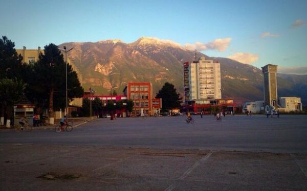 Η αλβανική πόλη που άδειασε λόγω του TikTok