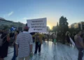 «Όχι στην ψηφιακή σκλαβιά»! Συλλαλητήριο στο Σύνταγμα από τους «αρνητές» των νέων ταυτοτήτων – Προσαγωγές από την αστυνομία