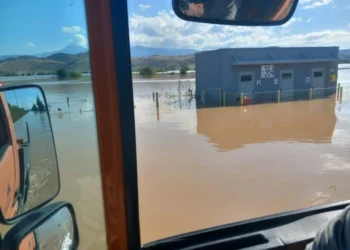 Κλειστή η Αθηνών – Θεσσαλονίκης, κομμένη στα δύο η χώρα για 4η μέρα(Βίντεο)