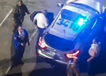 Βίντεο ντοκουμέντο: Η στιγμή των συλλήψεων του καπετάνιου και των μελών του πληρώματος του Blue Horizon