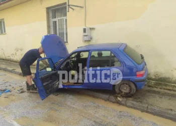 Έδεσε το αυτοκινητό του στο παράθυρο για να μην παρασυρθεί από τα ορμητικά νερά στον Βόλο