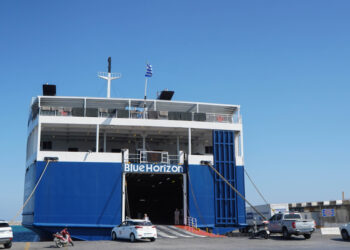 Ντράπηκε και η ντροπή: «Η δουλειά του γιου μου αυτή είναι. Κάνετε τη τρίχα τριχιά», λέει μητέρα κατηγορούμενου του Blue Horizon