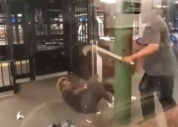 Σοκ: Άγριος ξυλοδαρμός γυναίκας στο μετρό