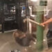 Σοκ: Άγριος ξυλοδαρμός γυναίκας στο μετρό