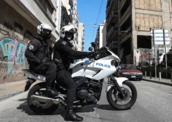 Θεσσαλονίκη: 35χρονη πρότεινε σε 85χρονο να συνευρεθούν ερωτικά έναντι αμοιβής και όταν της αρνήθηκε τον χτύπησε