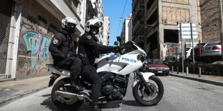 Θεσσαλονίκη: 35χρονη πρότεινε σε 85χρονο να συνευρεθούν ερωτικά έναντι αμοιβής και όταν της αρνήθηκε τον χτύπησε