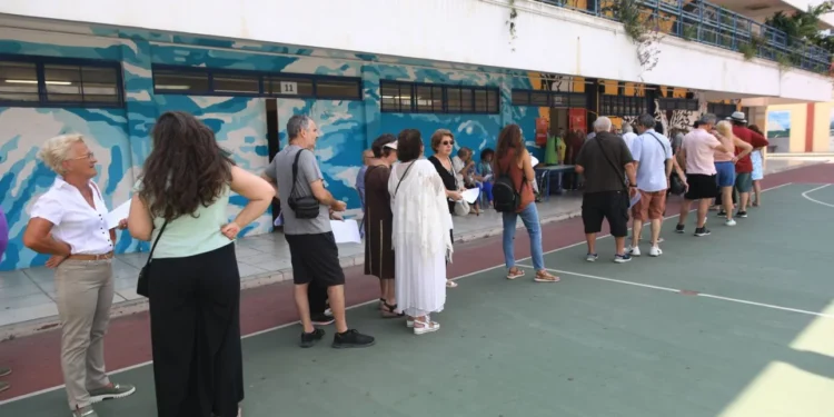 Εκλογές ΣΥΡΙΖΑ: Δόθηκε παράταση μίας ώρας, στις 9 κλείνουν οι κάλπες -Μεγάλη η συμμετοχή, ξεπέρασε τις 120.000