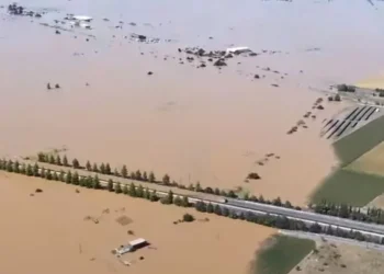 Παραμένει κλειστή και πλημμυρισμένη η Εθνική Οδός Αθήνας-Θεσσαλονίκης – Δείτε βίντεο