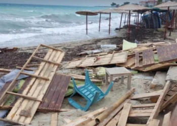 Κακοκαιρία Daniel – Χαλκιδική: Η θάλασσα μπήκε σε σπίτια και καταστήματα στο Πευκοχώρι – Δείτε βίντεο