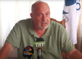 Μπέος: «Να γίνω σαν τον Κασσελάκη, να φοράω μαντηλάκι;»