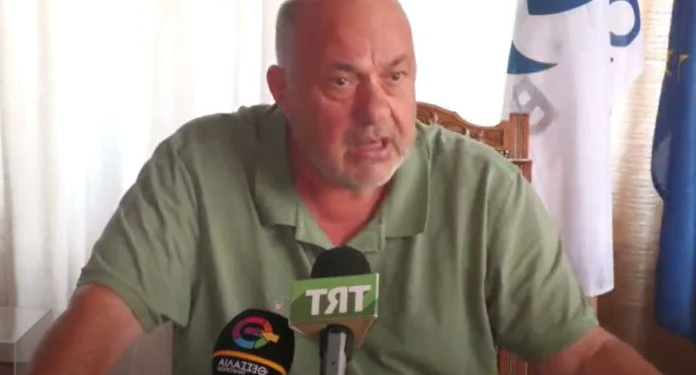 Μπέος: «Να γίνω σαν τον Κασσελάκη, να φοράω μαντηλάκι;»