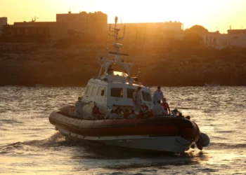 Άρθρο Βέμπερ – Μεϊμαράκη: Είναι οικονομικοί μετανάστες, δεν είναι πρόσφυγες, θα πρέπει να τους στέλνουμε πίσω σύντομα