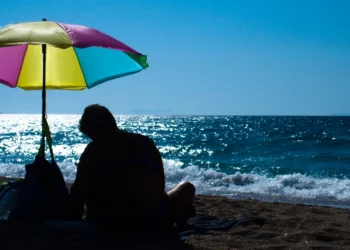 Καιρός: Ζέστη και σήμερα, έως 35 βαθμούς ο υδράργυρος