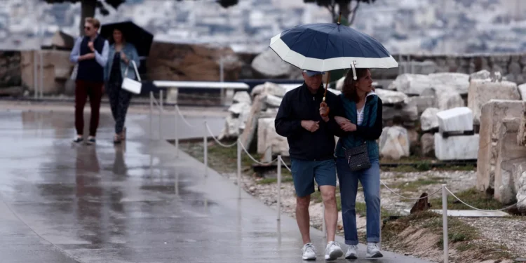 Νέο έκτακτο δελτίο επιδείνωσης της ΕΜΥ: Τριήμερη κακοκαιρία από Δευτέρα με ισχυρές βροχές και καταιγίδες