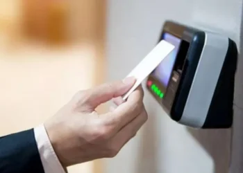 Εργασιακό νομοσχέδιο: Τι κερδίζουν οι εργαζόμενοι – Τι αλλάζει στις ποινές των συνδικαλιστών