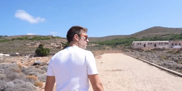 ΣΥΡΙΖΑ: «Εικονομαχία» για τη Μακρόνησο – Σύννεφα διάσπασης, «πυροσβέστης» η Αχτσιόγλου και βολές Τσακαλώτου