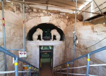 Σέρρες: Διθυραμβικά σχόλια των επισκεπτών για τον τύμβο Καστά στην Αμφίπολη