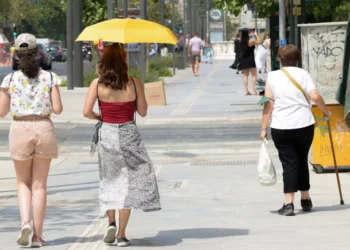 Καιρός: Καλοκαιρινές θερμοκρασίες και σήμερα -Έως 33 βαθμούς ο υδράργυρος