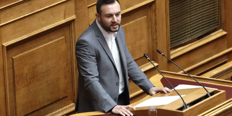 Σπαρτιάτες: Ανεξαρτητοποιήθηκε ο βουλευτής Λάρισας Κωνσταντίνος Φλώρος