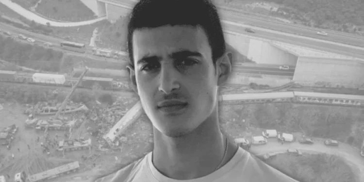 Δυστύχημα στα Τέμπη: Πτυχιούχος Νομικής ο Κυπριανός Παπαϊωάννου – Σε κλίμα συγκίνησης η παράδοση του πτυχίου του (φωτο)