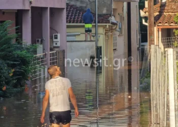 Κακοκαιρία Daniel – Λάρισα: Εκκενώνονται Φαλάνη, Δασοχώρι και Κουλούρι – Πλημμύρες μέσα στην πόλη