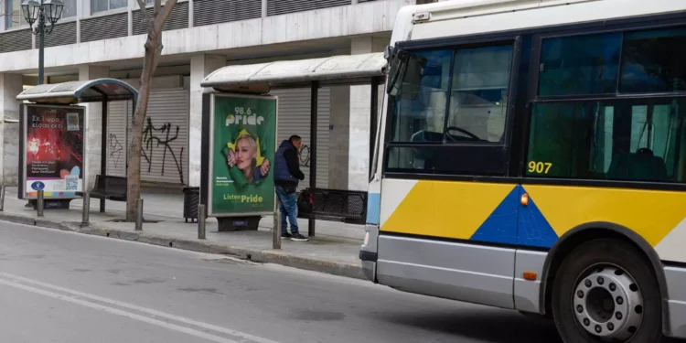 Συνελήφθη 89χρονος για αποπλάνηση ανήλικης – Ασέλγησε σε μαθήτρια μέσα σε λεωφορείο