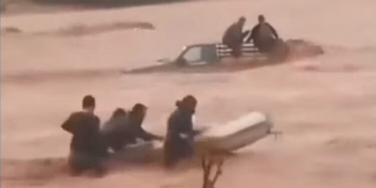 Λιβύη: Φόβοι για 2.000 νεκρούς από τις πλημμύρες μετά την κακοκαιρία Daniel – Δείτε βίντεο