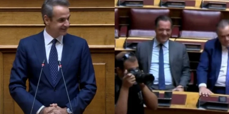 Ο Μητσοτάκης τρόλαρε τον Άδωνι επειδή καθόταν στα έδρανα του ΚΚΕ: «Δεν μπορώ να μην το σχολιάσω» (vid)