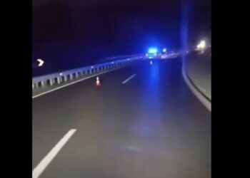 Nταλίκα έπεσε πάνω σε προστατευτικά κιγκλιδώματα στην Σερρών – Θεσσαλονίκης(Βίντεο)