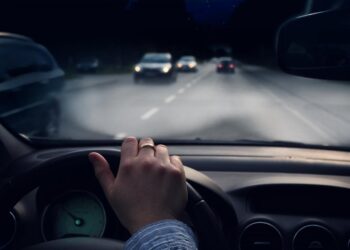 Τέλος η οδήγηση τη νύχτα -Ποιοι δεν θα μπορούν να βρίσκονται πίσω από το τιμόνι στο σκοτάδι