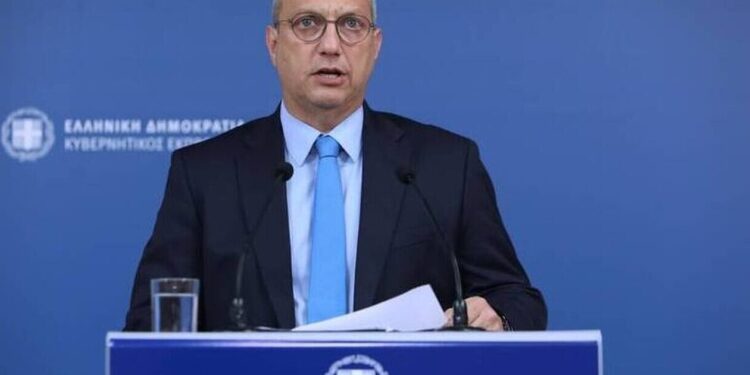 Οικονόμου: «Λευκό αδειανό πουκάμισο ο Κασσελάκης»