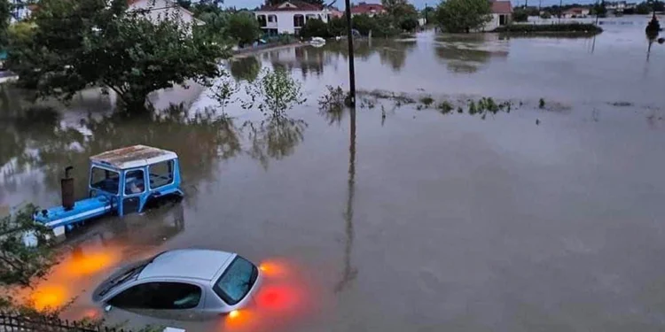 Κακοκαιρία Daniel – Καρδίτσα: Στέλνουν ελικόπτερα για την απομάκρυνση εγκλωβισμένων